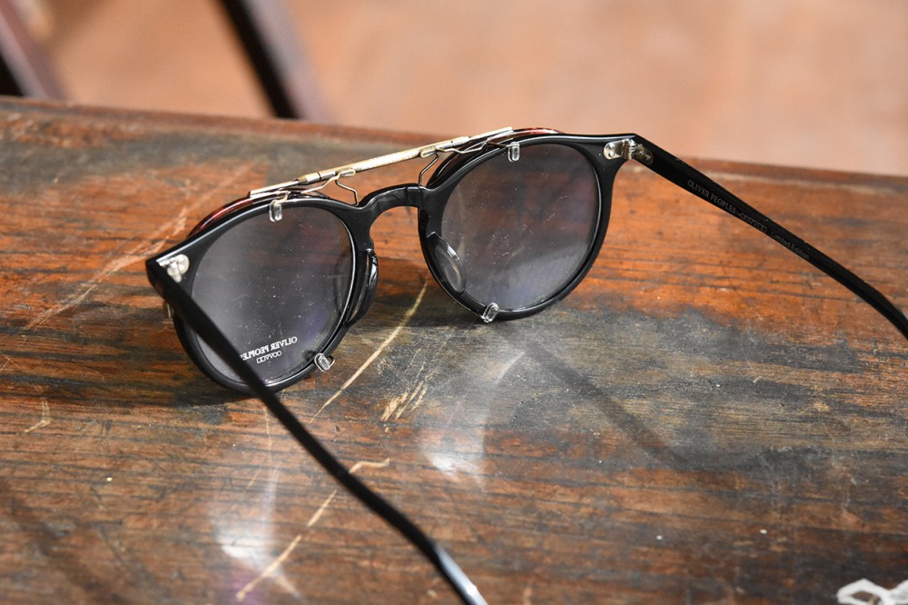 オリバーピープルズ(OLIVER PEOPLES)のクリップオンサングラス